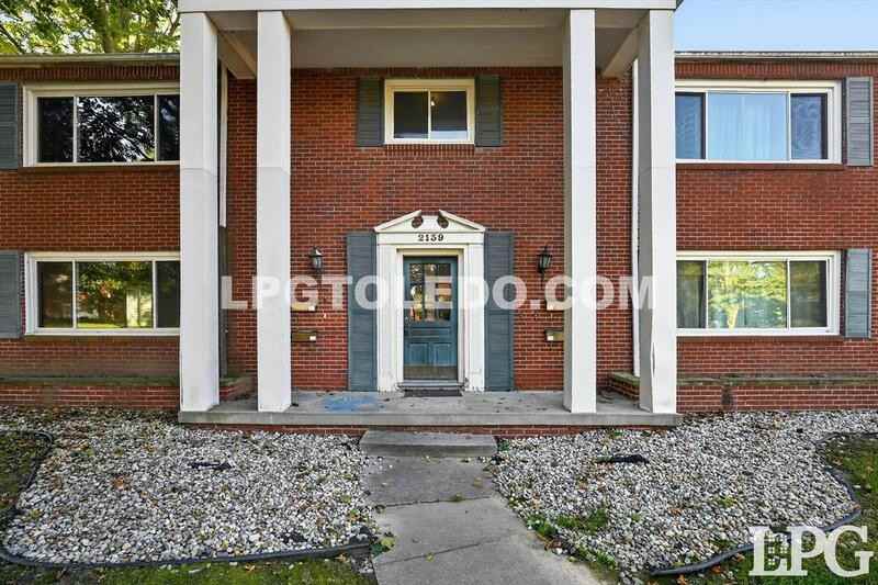 2139 Collinway St - Photo 4 of 32
