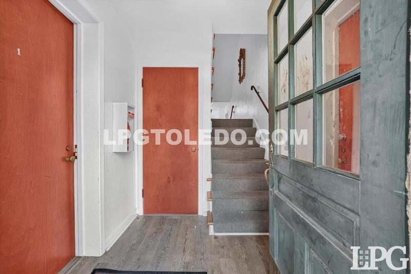 2139 Collinway St - Photo 5 of 32