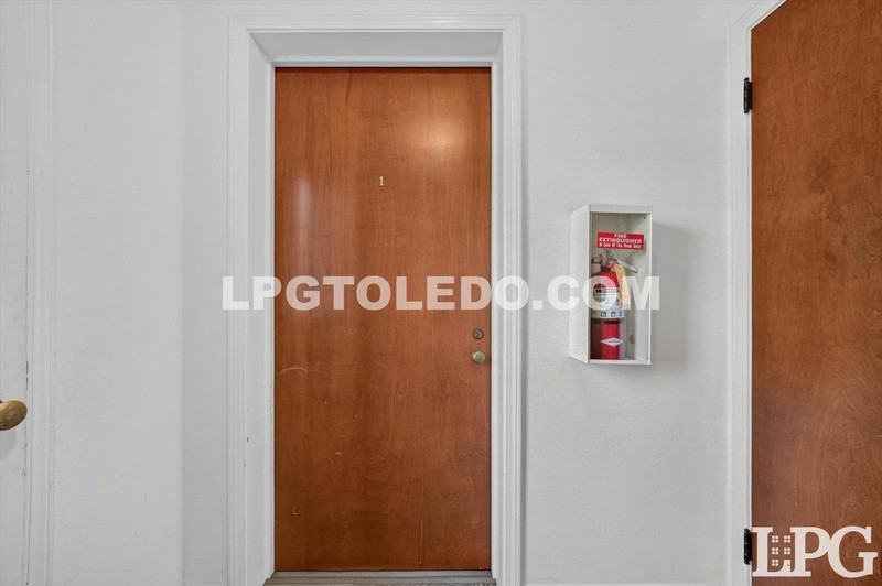 2139 Collinway St - Photo 6 of 32