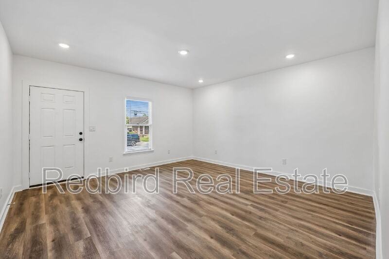 1511 9th Ave N - Photo 7 of 34