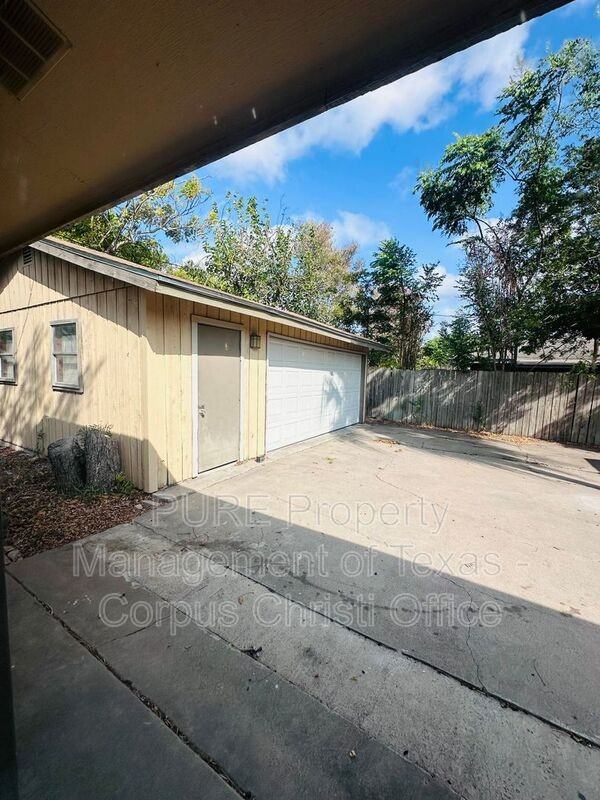 3842 Tiger Ln - Photo 4 of 13