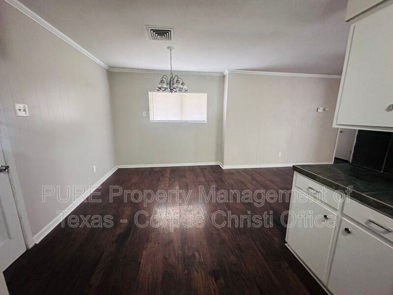 3842 Tiger Ln - Photo 6 of 13