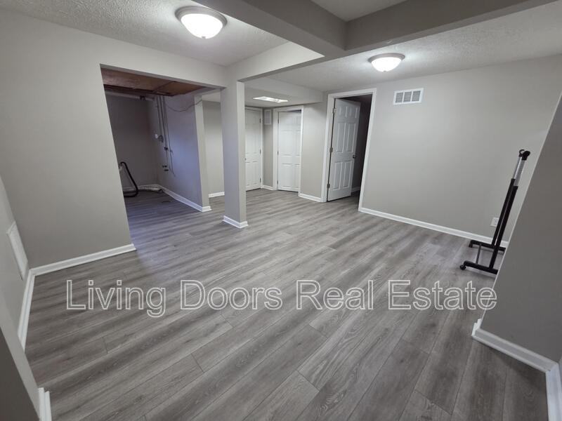 1445 Plum St - Photo 5 of 22