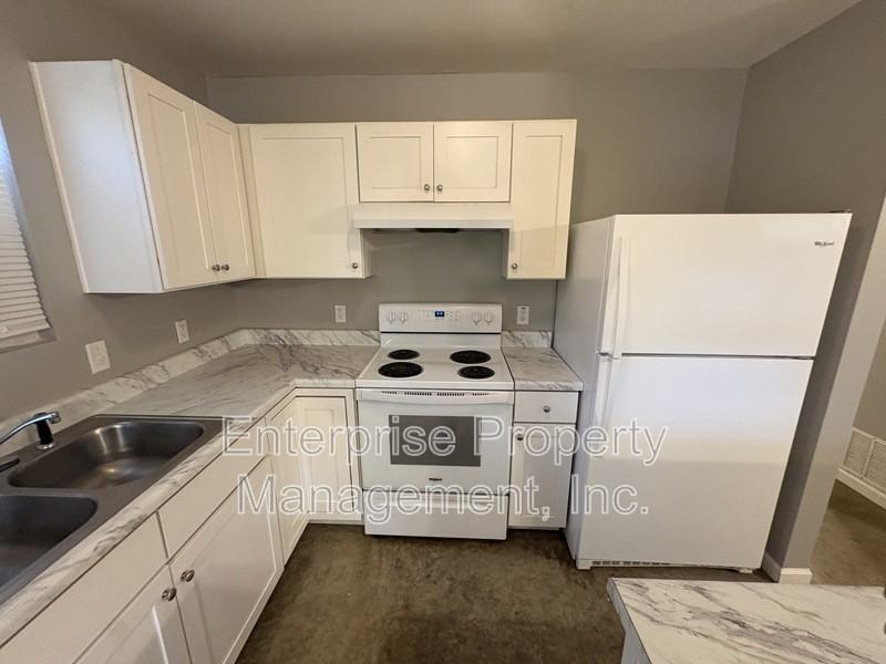 3292 Denver St - Photo 7 of 27