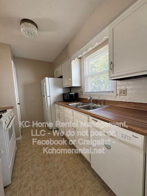 6317 Hallet St - Photo 5 of 23