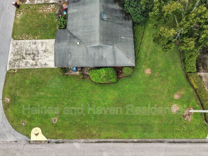 1211 Margaret Ave - Photo 5 of 20
