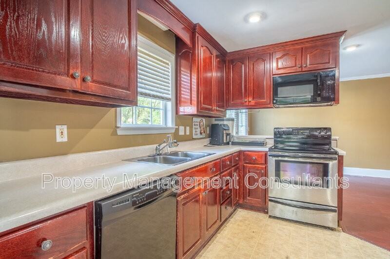 1060 Old Monrovia Rd Nw - Photo 6 of 23