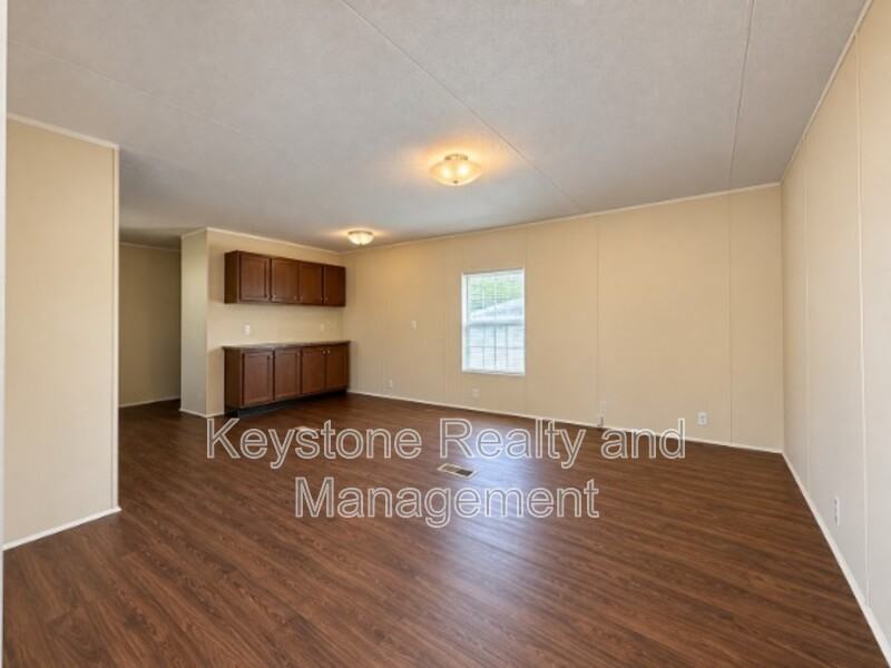 910 Gabby Ln - Photo 3 of 9
