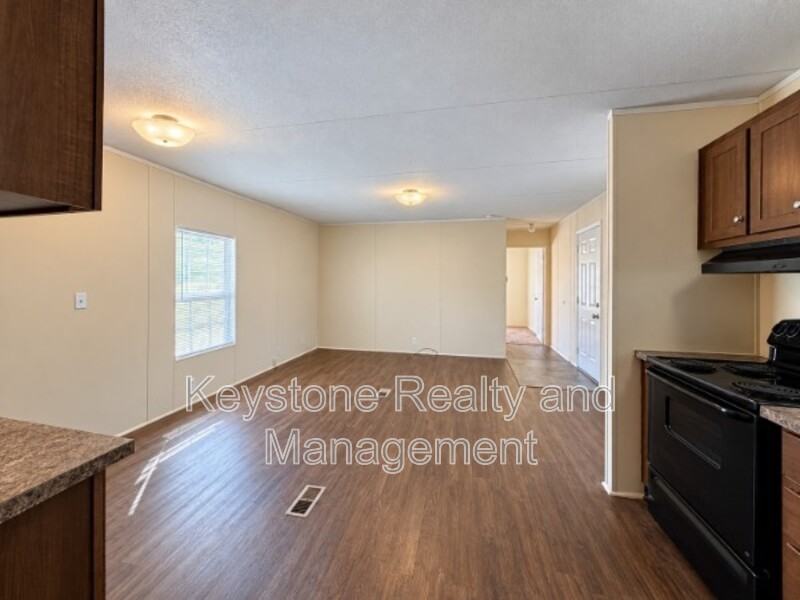 910 Gabby Ln - Photo 4 of 9