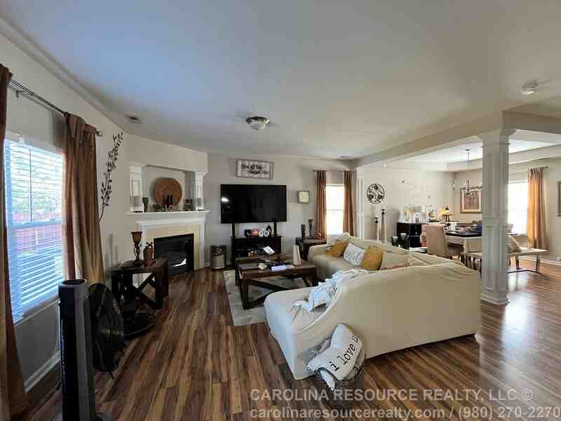 16328 Hayfield Rd - Photo 3 of 20