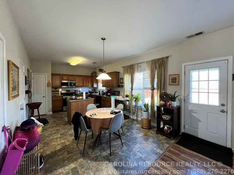 16328 Hayfield Rd - Photo 6 of 20