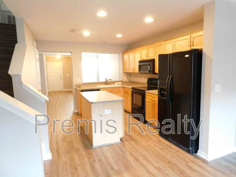 2505 Harn Blvd - Photo 4 of 10