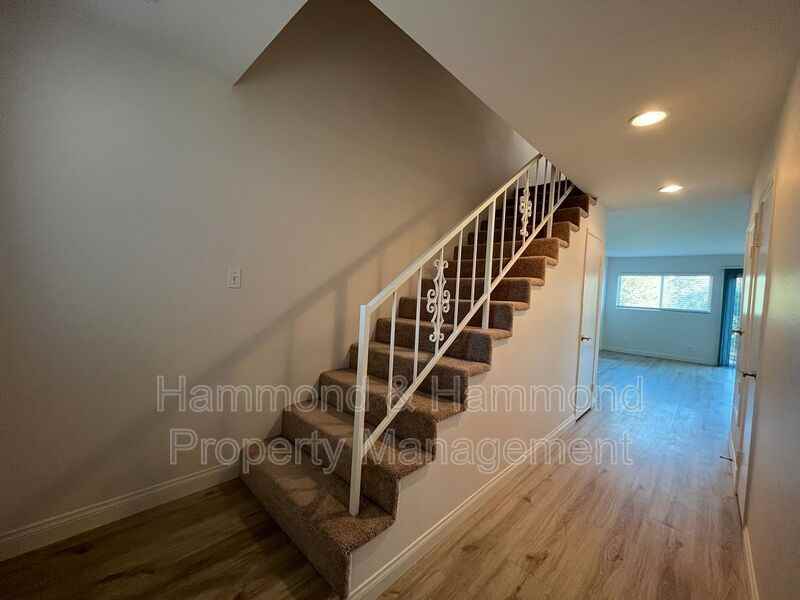 832 Masterson Dr - Photo 3 of 27