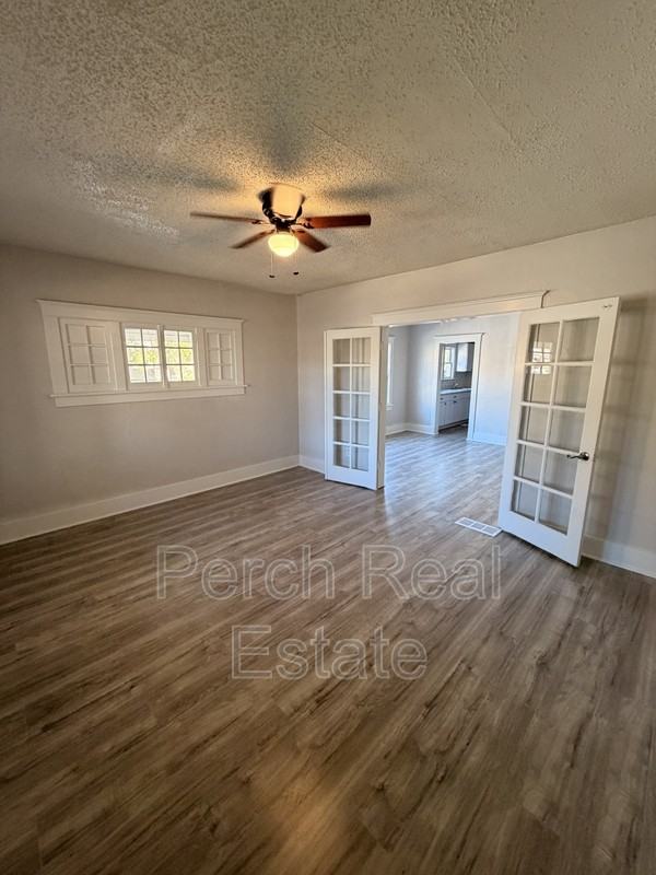 202 S 6th Ave - Photo 2 of 21