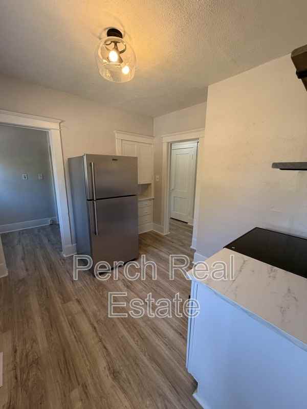 202 S 6th Ave - Photo 6 of 21