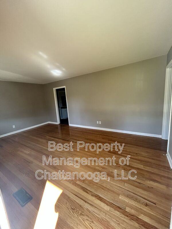 1205 John Ross Rd - Photo 4 of 12