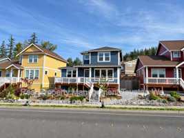 featured image of 712 Blackstone Ln