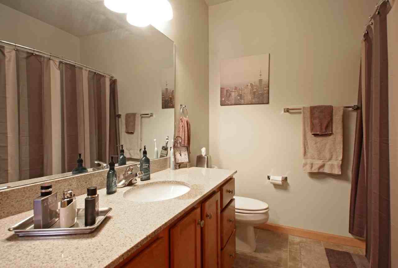 1401 Okeeffe Ave #201 - Photo 4 of 5