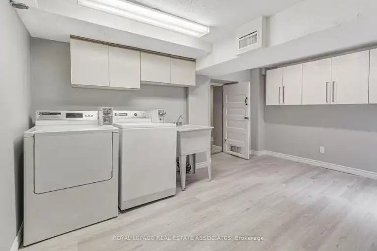 274 Ossington Ave - Photo 5 of 15