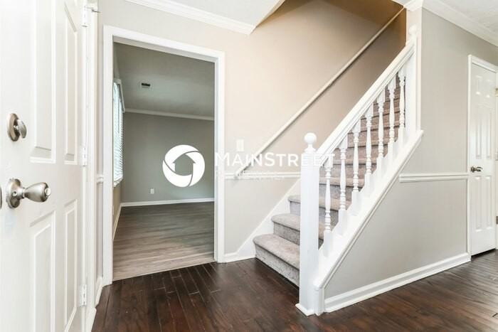 1960 Meadowchase Ct - Photo 4 of 17