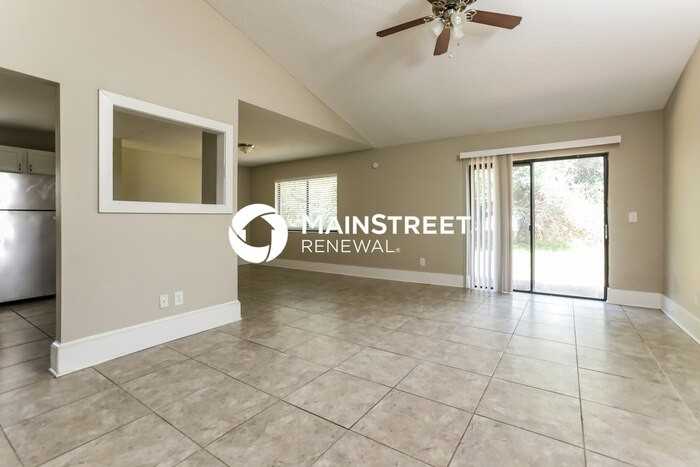 5743 Westview Dr - Photo 3 of 16
