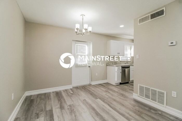 2102 Hartwell Ave - Photo 5 of 16