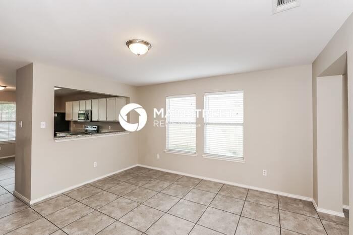2923 Saint Bernard Dr - Photo 5 of 17