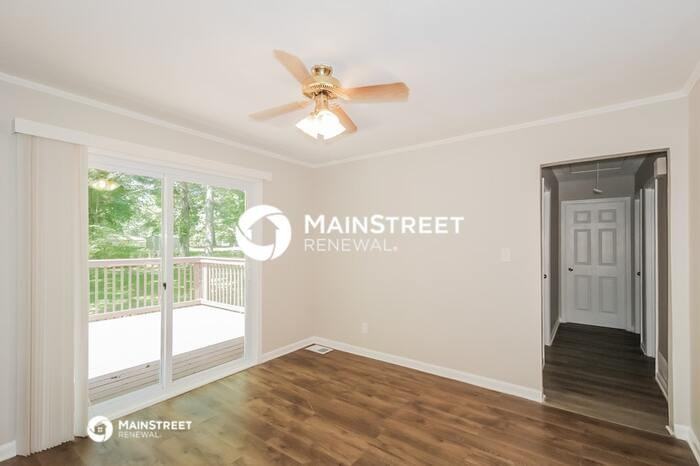 3801 Sharon Dr - Photo 5 of 16