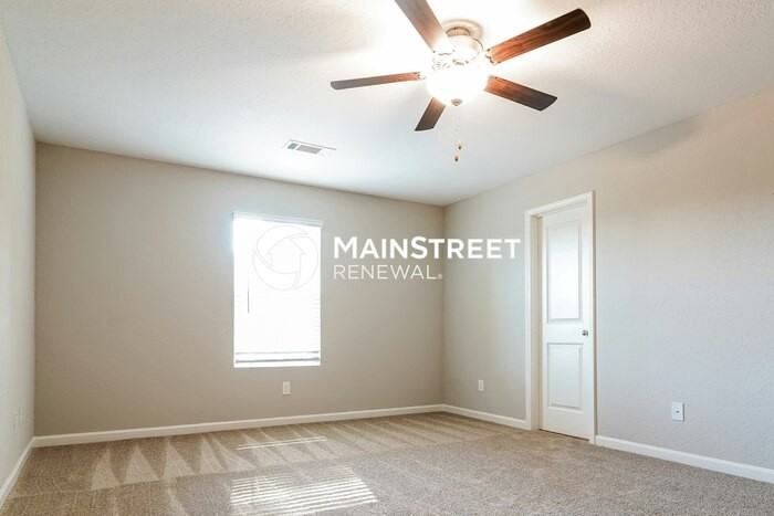 1012 Nandina Ct - Photo 5 of 17