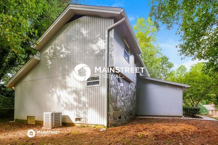 3118 Corral Trl - Photo 4 of 17