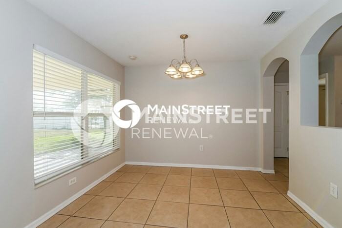 344 Ne 26th St - Photo 6 of 16