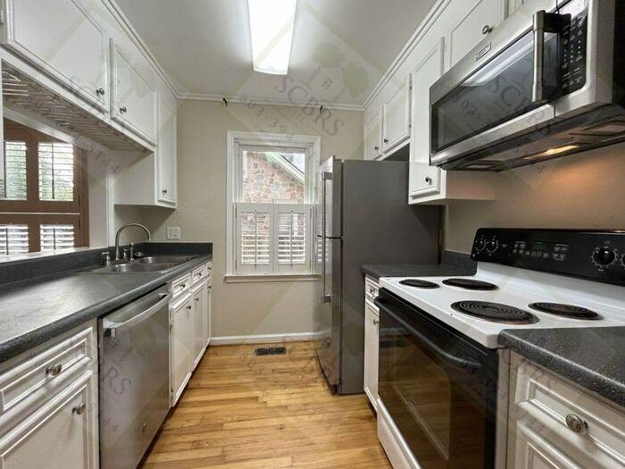 1316 Fairview Dr - Photo 2 of 7