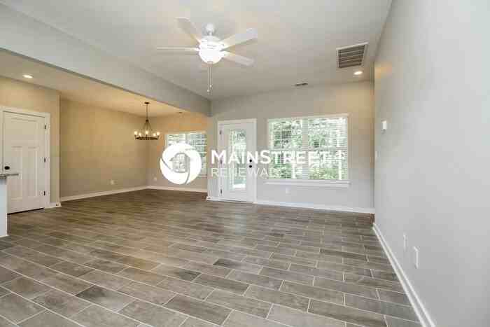 5347 Nancy Seward Dr - Photo 4 of 17