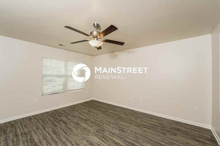 385 Farmhouse Ln - Photo 5 of 17