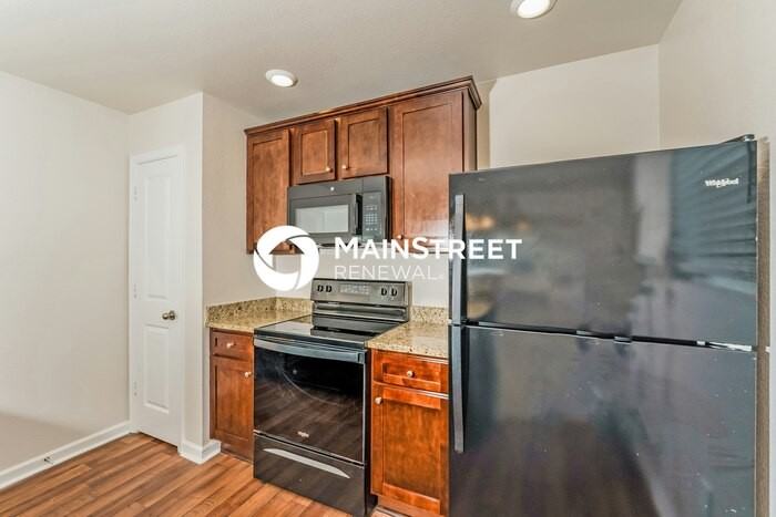 385 Farmhouse Ln - Photo 7 of 17