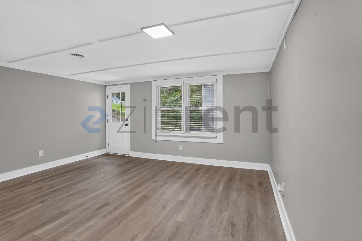 1760 Mountain Ash Ct - Photo 7 of 28