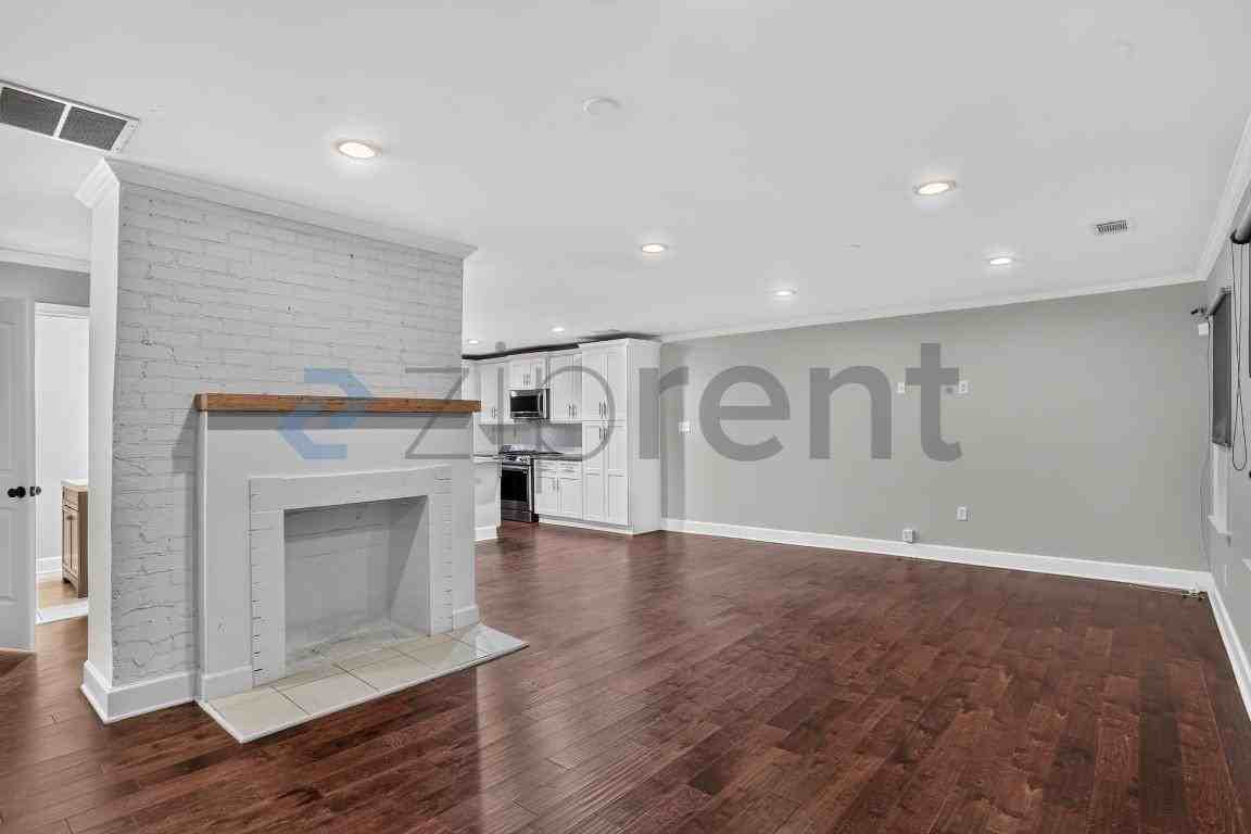 2869 Salmon Ave Se - Photo 7 of 24