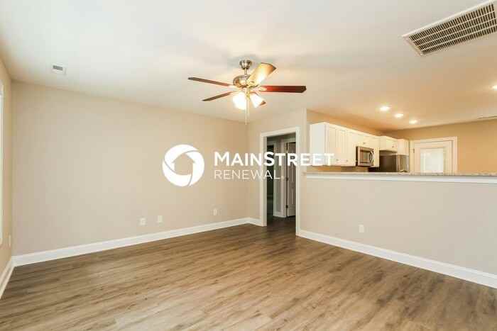 313 Center St - Photo 2 of 13