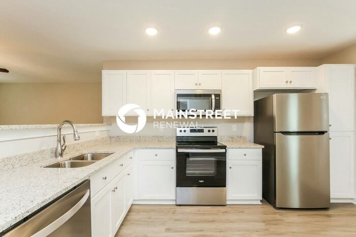 313 Center St - Photo 6 of 13