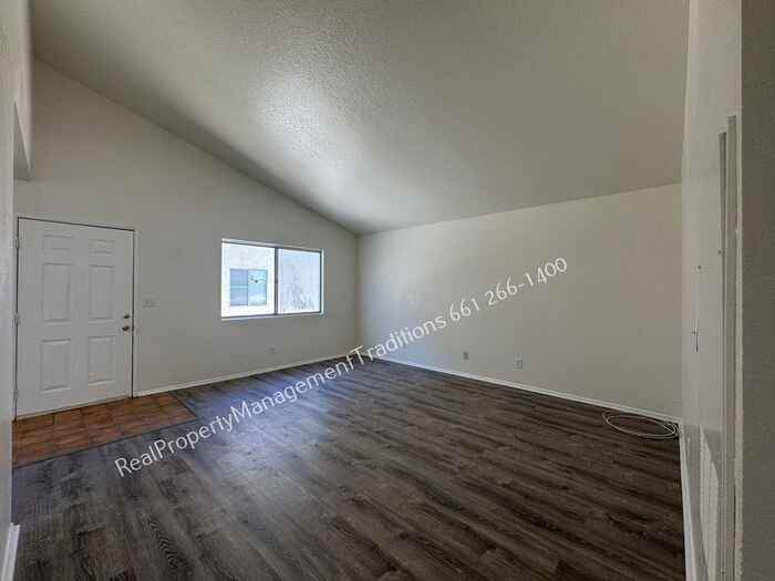 2810 C St #H - Photo 2 of 15