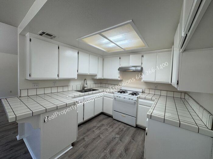 2810 C St #H - Photo 5 of 15