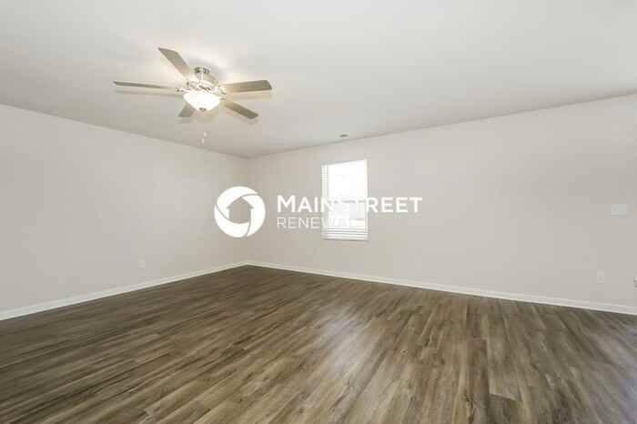 312 Gourd St - Photo 4 of 13
