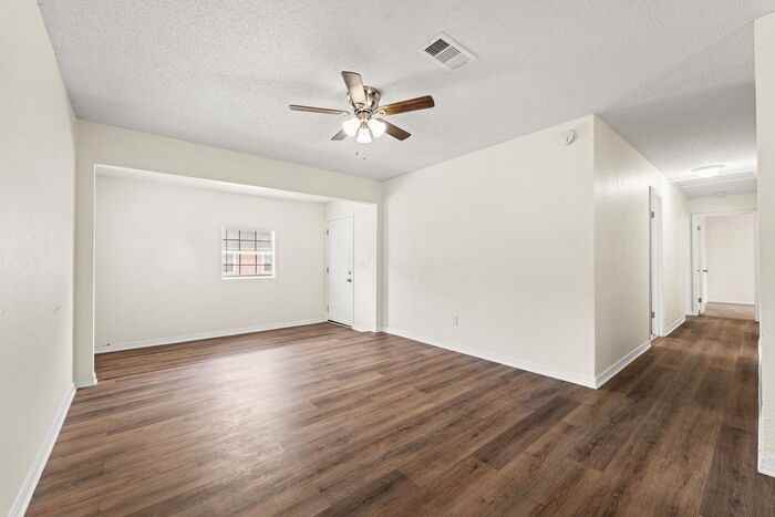 637 Blodgetts Ln - Photo 6 of 20
