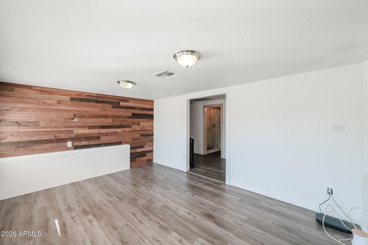 934 E Whitton Ave - Photo 6 of 41