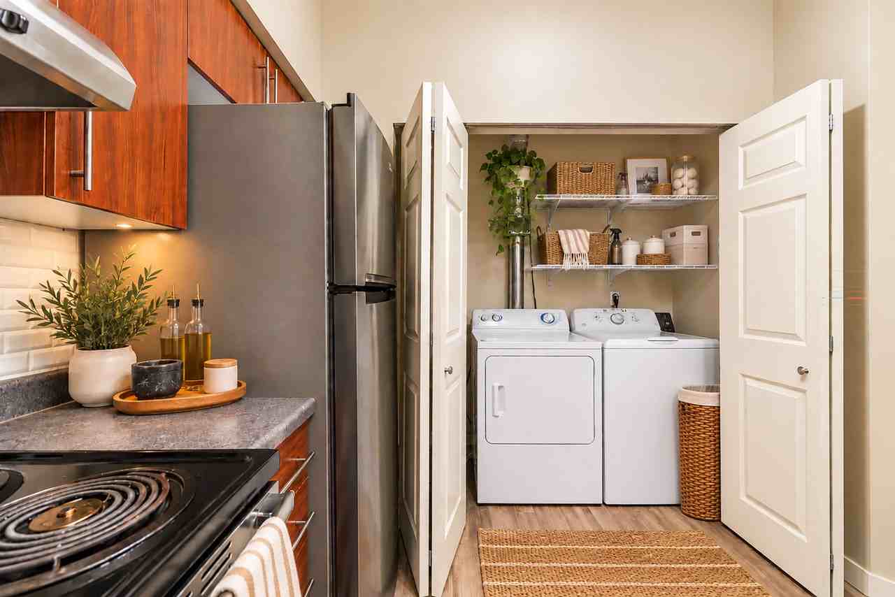 Avion Apartments - Photo 3 of 21