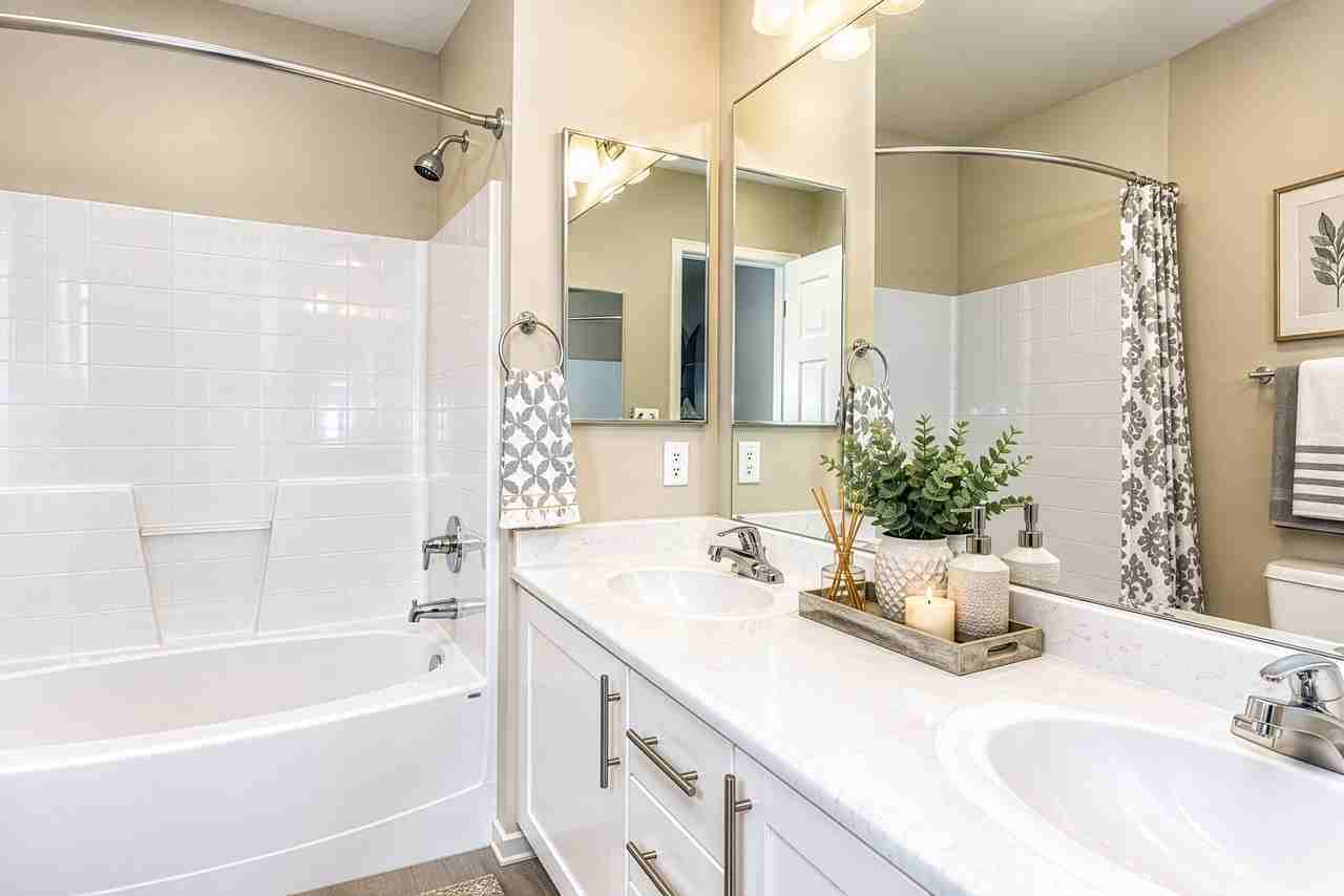 The Woodlands - Photo 7 of 20