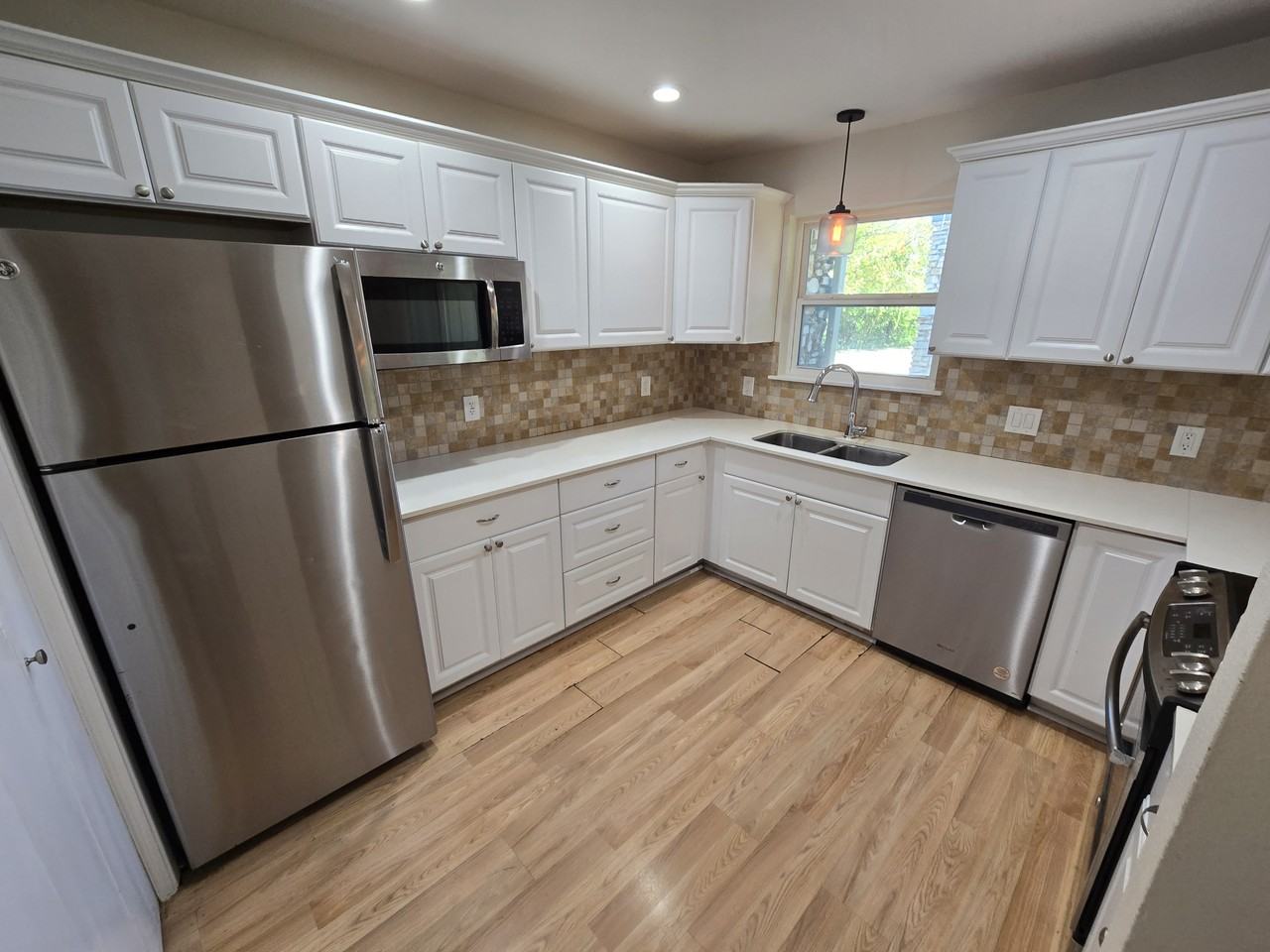 500 E Riverside Dr #229 - Photo 5 of 27