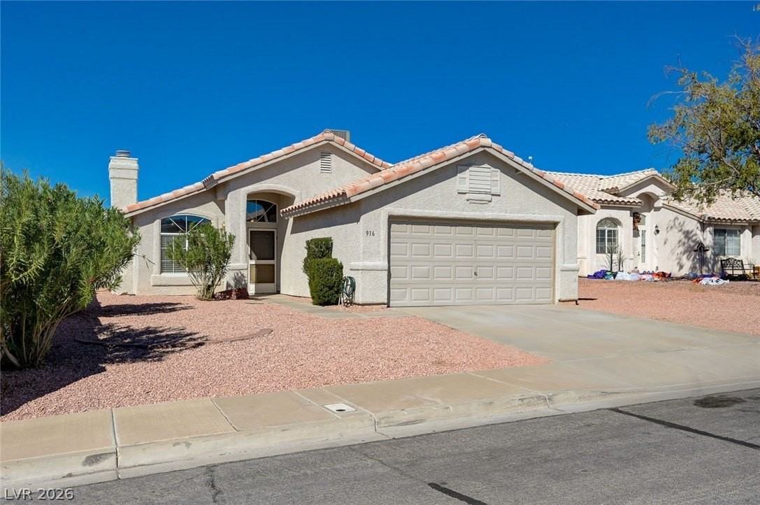 916 Blue Arroyo Dr - Photo 5 of 31