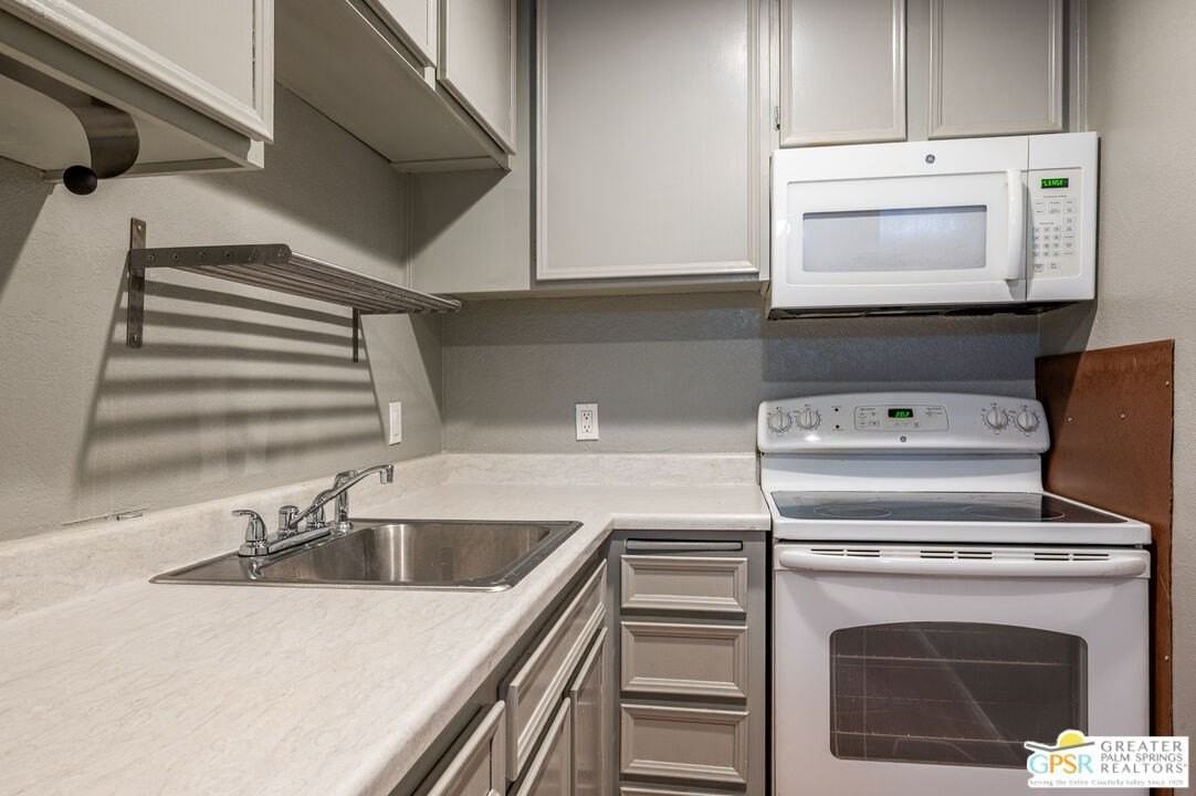 550 N Villa Ct #214 - Photo 2 of 24