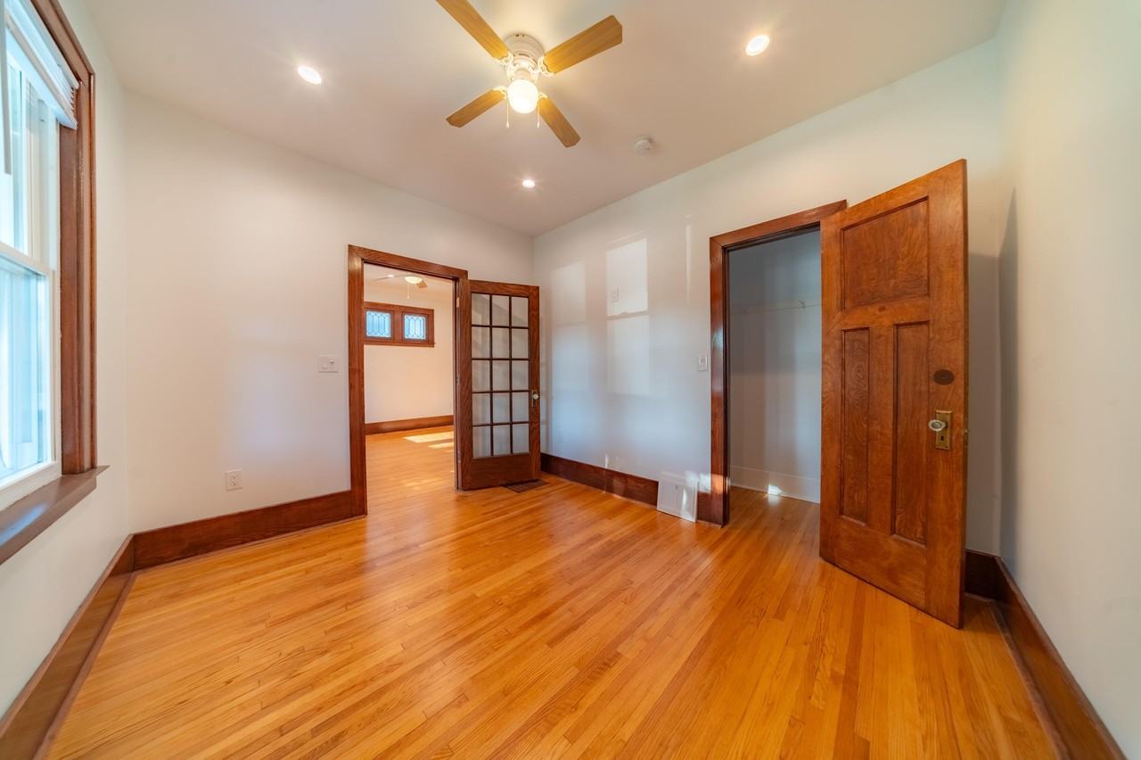 4164 Seneca St - Photo 6 of 32